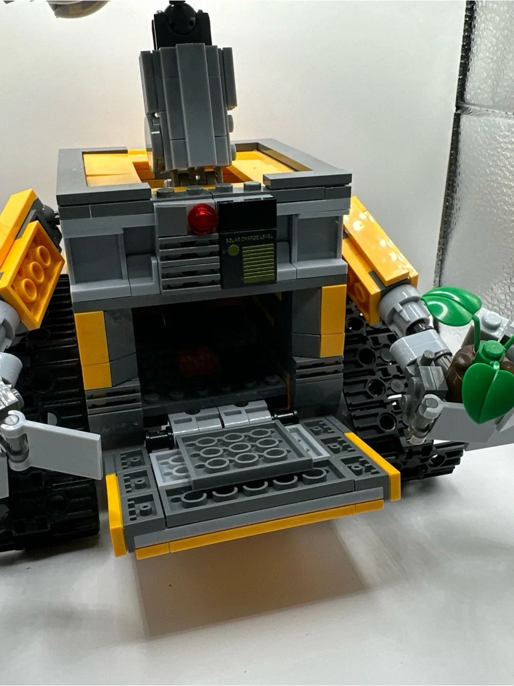 Disney WALL·E and EVE Yellow & White Buildable Toy Set